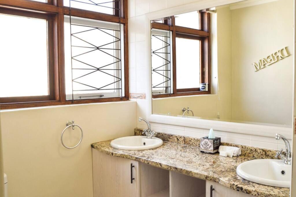 Holiday home Olive Grove On Provident Cape Town